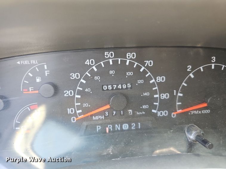 image for item LW9729 1999 Ford F350 Super Duty  flatbed pickup truck