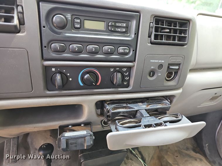 image for item LW9729 1999 Ford F350 Super Duty  flatbed pickup truck