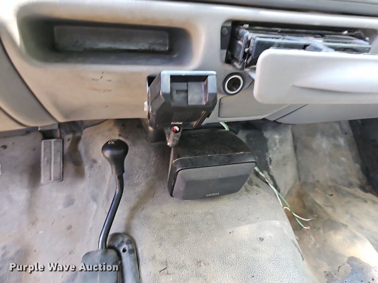 image for item LW9729 1999 Ford F350 Super Duty  flatbed pickup truck