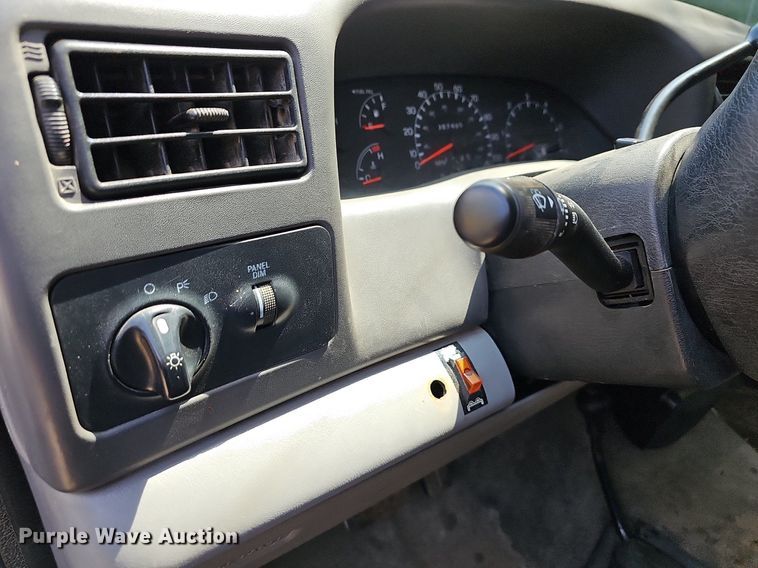 image for item LW9729 1999 Ford F350 Super Duty  flatbed pickup truck