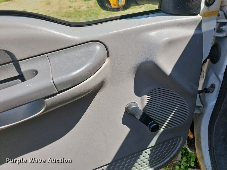 image for item LW9729 1999 Ford F350 Super Duty  flatbed pickup truck