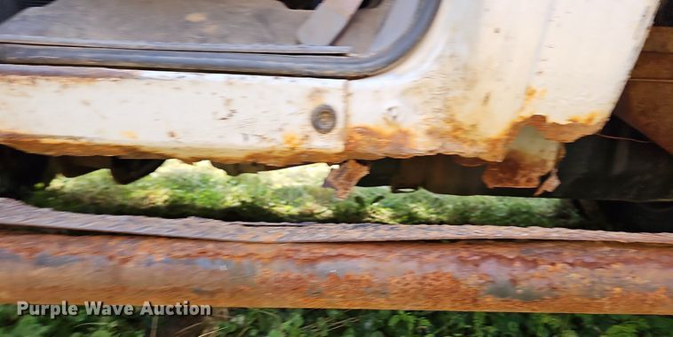 image for item LW9729 1999 Ford F350 Super Duty  flatbed pickup truck