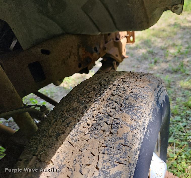 image for item LW9729 1999 Ford F350 Super Duty  flatbed pickup truck