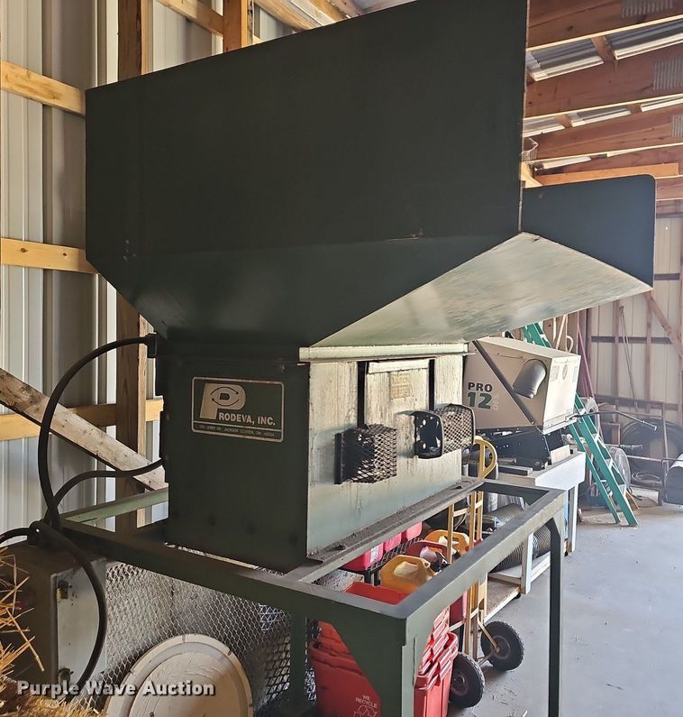 image for item LW9732 Prodeva Inc 400  plastic shredder