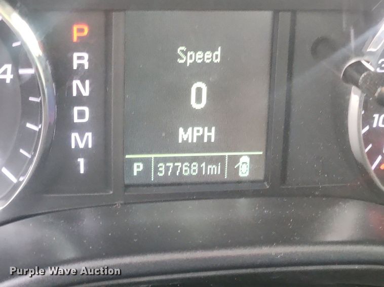 image for item LX9744 2016 Chevrolet Silverado 2500  Double Cab pickup truck cab and chassis