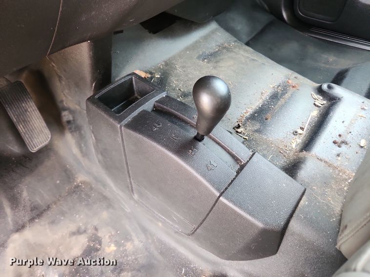 image for item LX9744 2016 Chevrolet Silverado 2500  Double Cab pickup truck cab and chassis