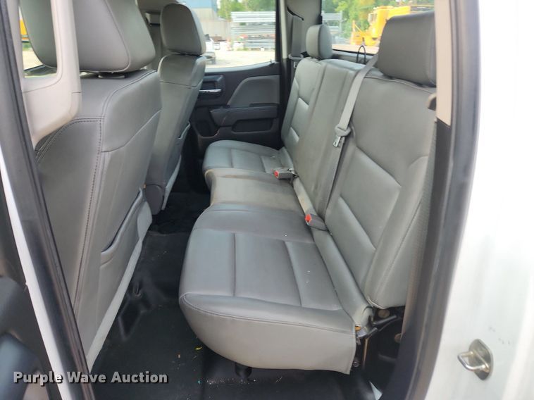 image for item LX9744 2016 Chevrolet Silverado 2500  Double Cab pickup truck cab and chassis