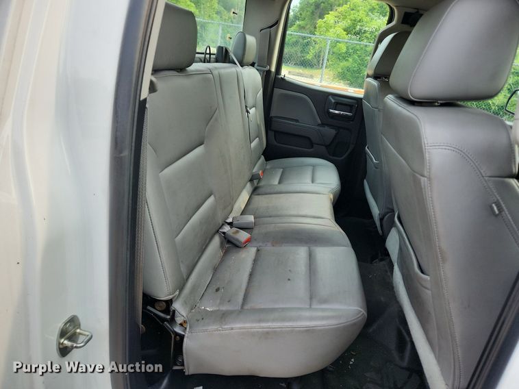 image for item LX9744 2016 Chevrolet Silverado 2500  Double Cab pickup truck cab and chassis