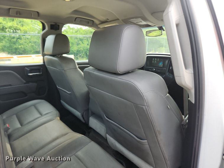 image for item LX9744 2016 Chevrolet Silverado 2500  Double Cab pickup truck cab and chassis