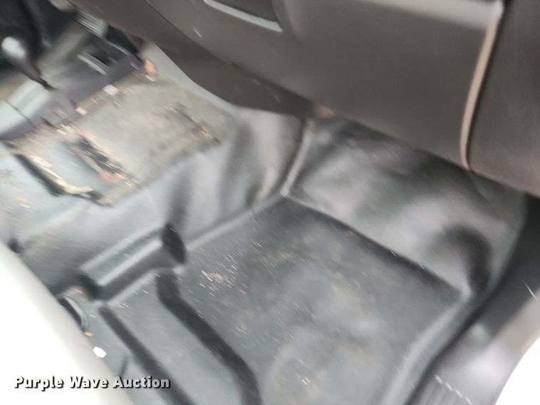 image for item LX9744 2016 Chevrolet Silverado 2500  Double Cab pickup truck cab and chassis