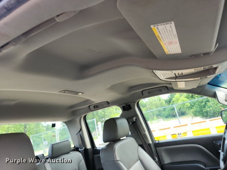 image for item LX9744 2016 Chevrolet Silverado 2500  Double Cab pickup truck cab and chassis