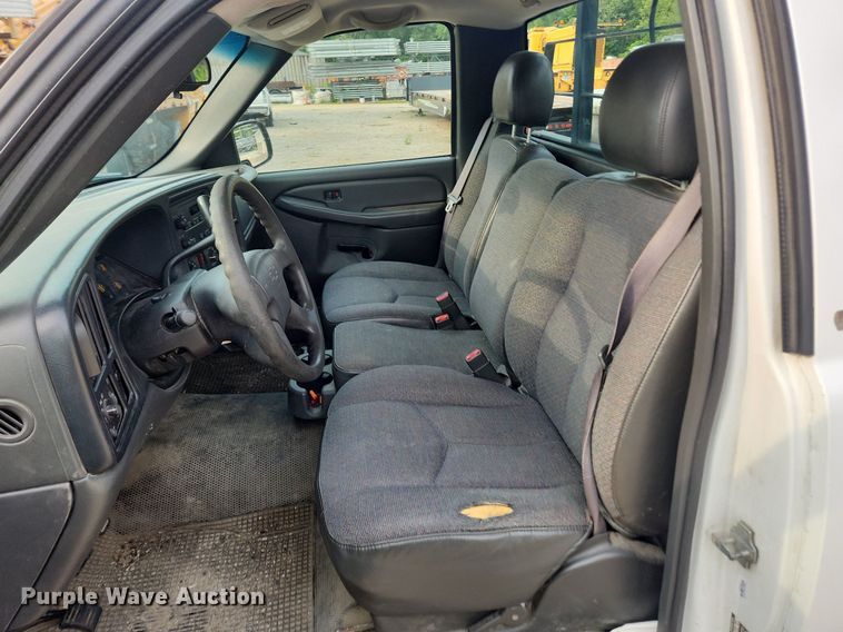 image for item LX9746 2005 Chevrolet Silverado 1500  pickup truck