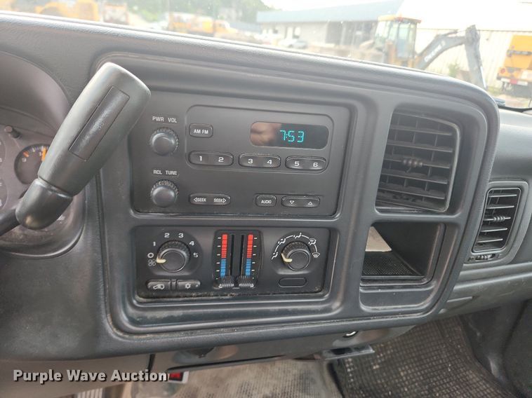 image for item LX9746 2005 Chevrolet Silverado 1500  pickup truck