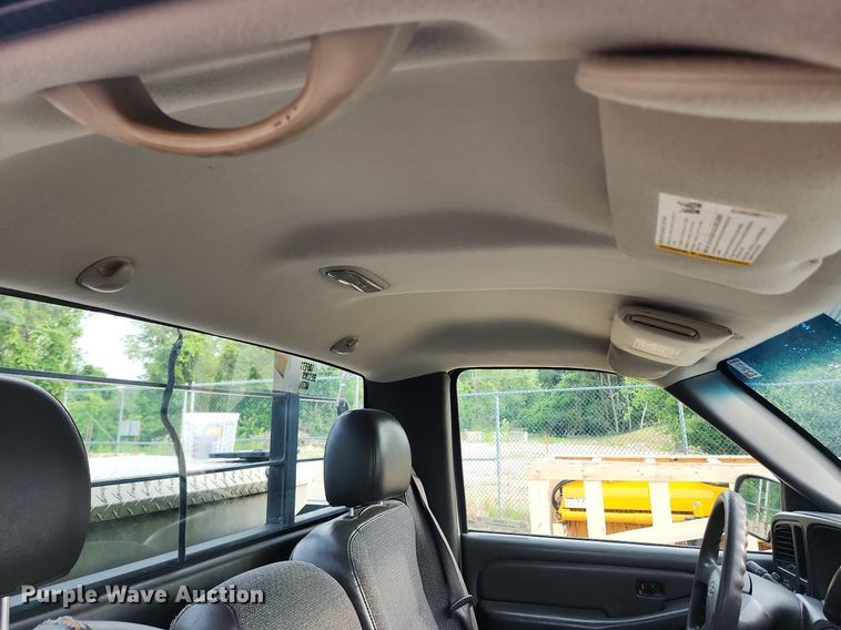 image for item LX9746 2005 Chevrolet Silverado 1500  pickup truck