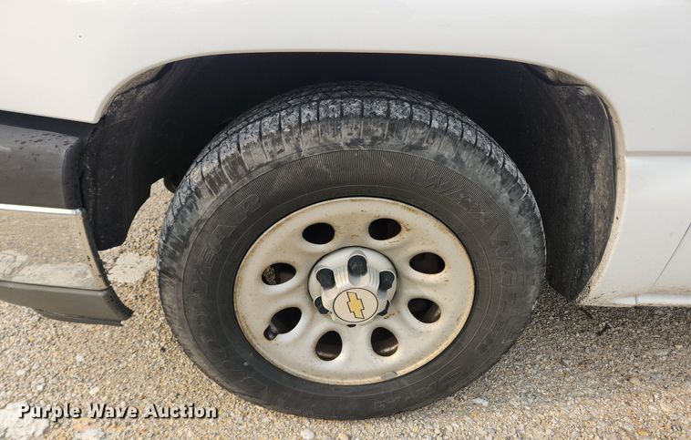 image for item LX9746 2005 Chevrolet Silverado 1500  pickup truck