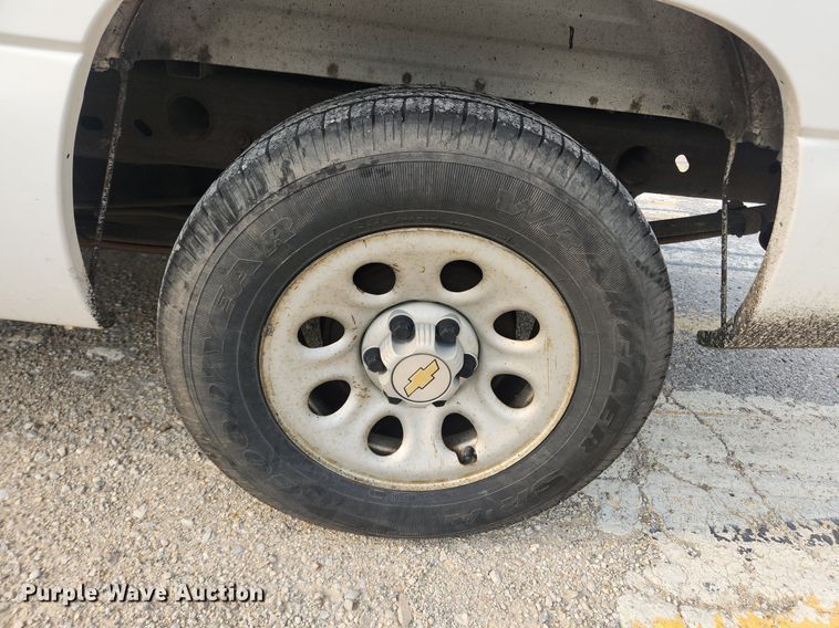 image for item LX9746 2005 Chevrolet Silverado 1500  pickup truck