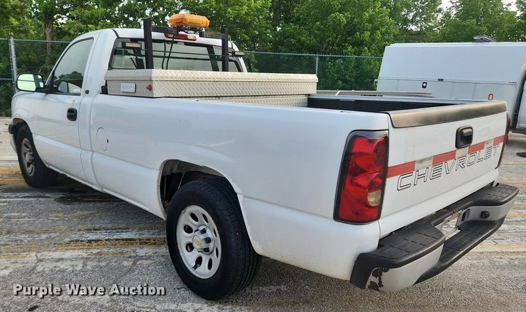 image for item LX9747 2005 Chevrolet Silverado 1500  pickup truck