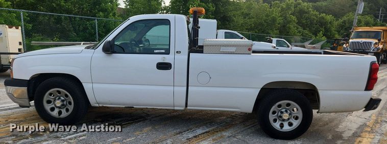 image for item LX9747 2005 Chevrolet Silverado 1500  pickup truck