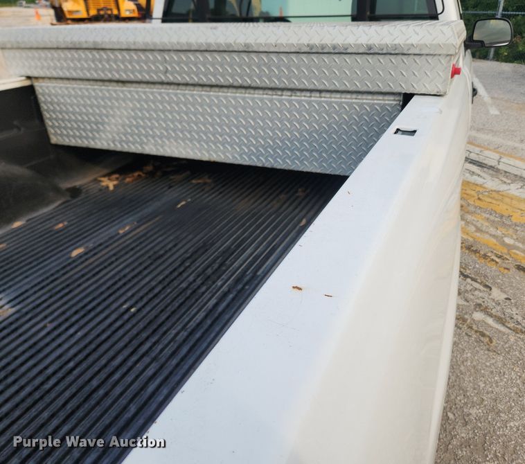 image for item LX9747 2005 Chevrolet Silverado 1500  pickup truck