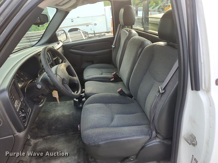 image for item LX9747 2005 Chevrolet Silverado 1500  pickup truck