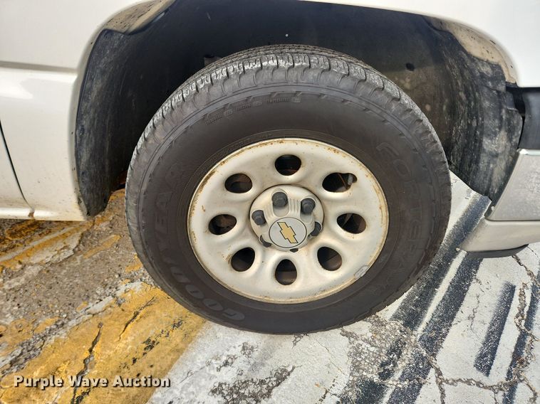 image for item LX9747 2005 Chevrolet Silverado 1500  pickup truck