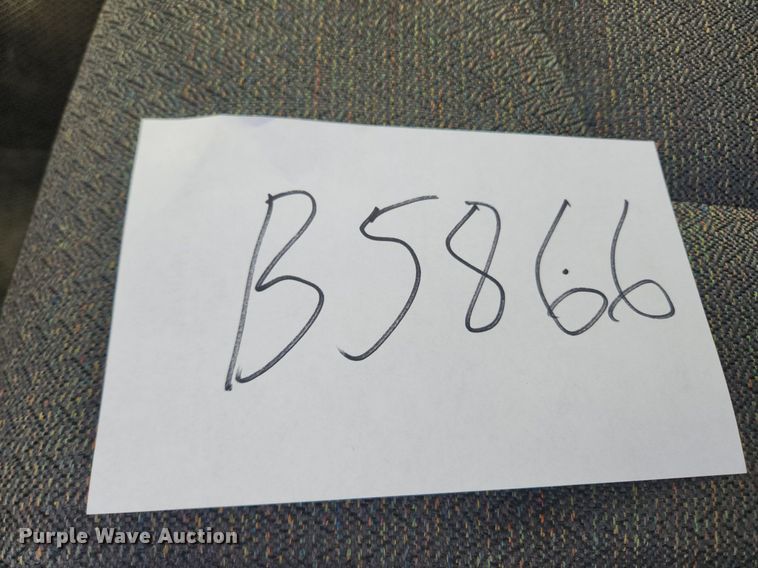 image for item LX9747 2005 Chevrolet Silverado 1500  pickup truck