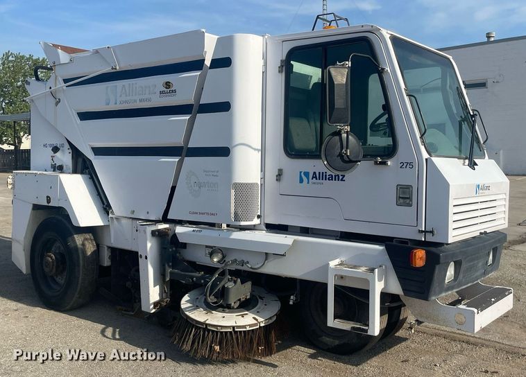 image for item LY9619 2009 Allianz Johnston MX450  street sweeper truck