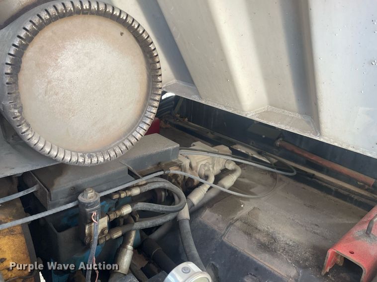 image for item LY9619 2009 Allianz Johnston MX450  street sweeper truck