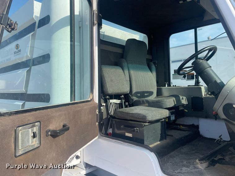 image for item LY9619 2009 Allianz Johnston MX450  street sweeper truck