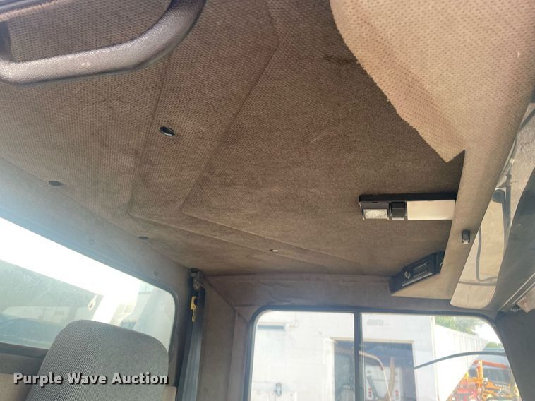 image for item LY9619 2009 Allianz Johnston MX450  street sweeper truck