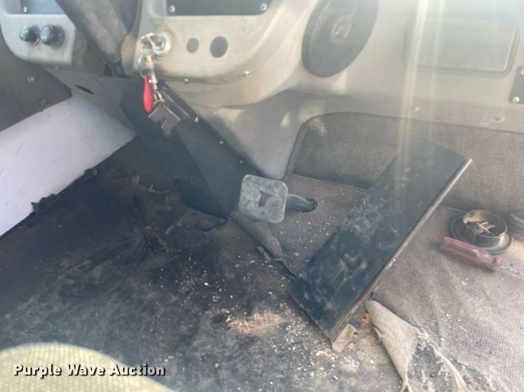 image for item LY9619 2009 Allianz Johnston MX450  street sweeper truck