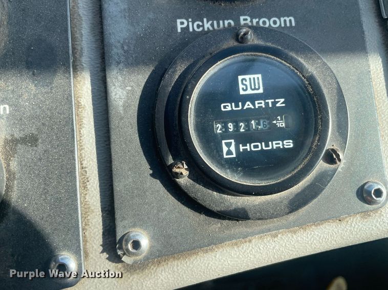 image for item LY9619 2009 Allianz Johnston MX450  street sweeper truck