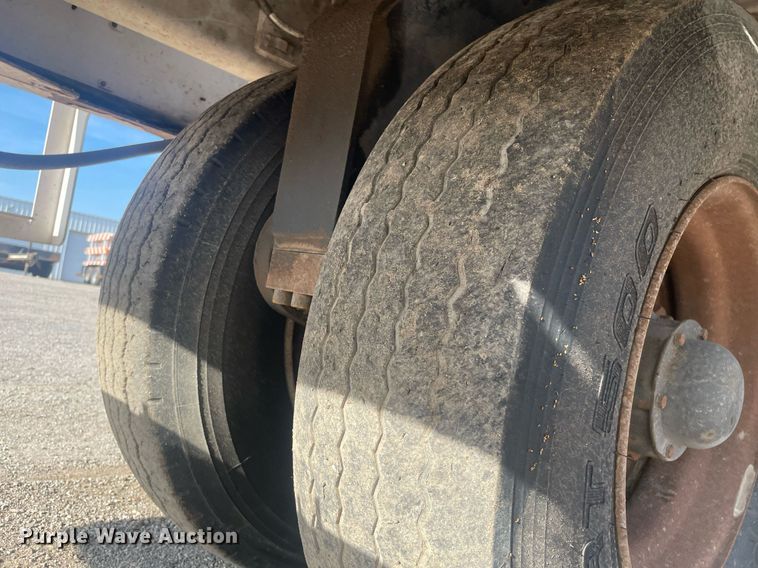 image for item LY9619 2009 Allianz Johnston MX450  street sweeper truck