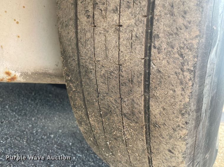 image for item LY9619 2009 Allianz Johnston MX450  street sweeper truck