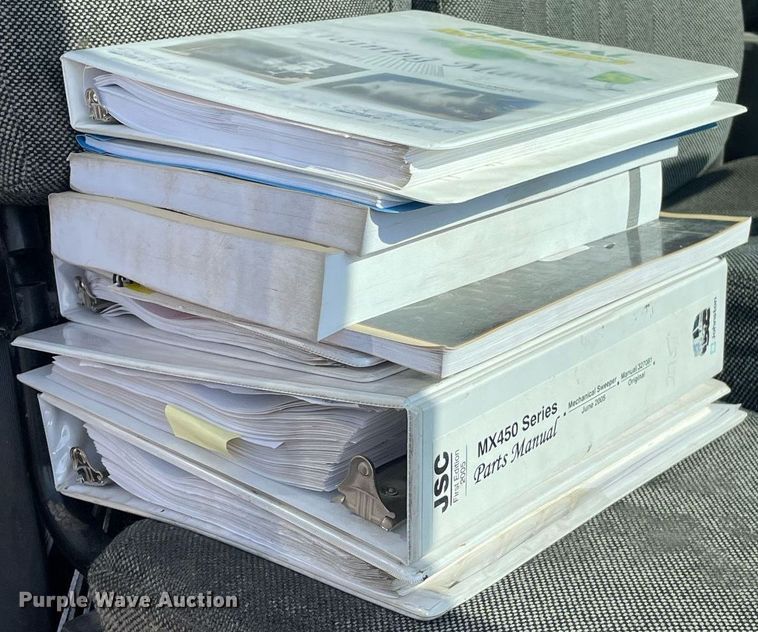 image for item LY9619 2009 Allianz Johnston MX450  street sweeper truck