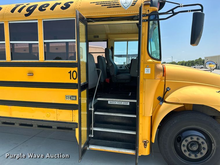 image for item MB9604 2005 IC CE200  school bus