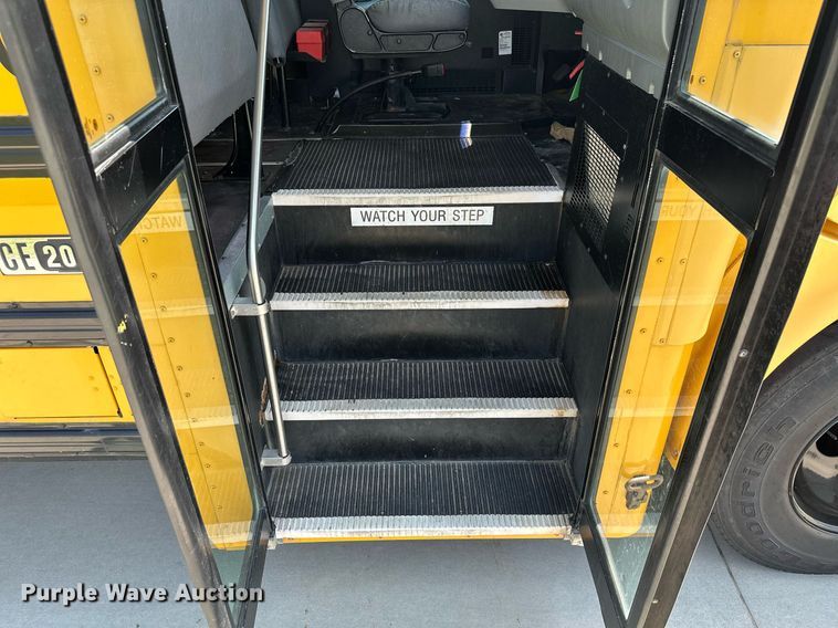 image for item MB9604 2005 IC CE200  school bus