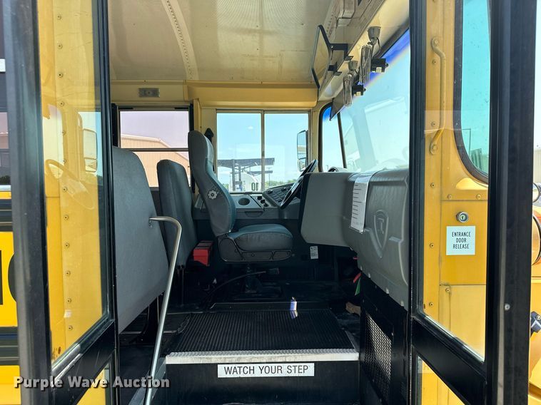 image for item MB9604 2005 IC CE200  school bus