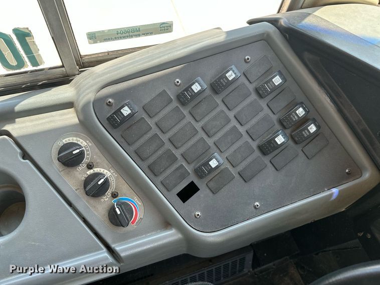 image for item MB9604 2005 IC CE200  school bus