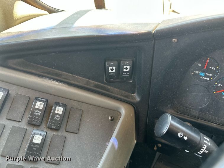 image for item MB9604 2005 IC CE200  school bus