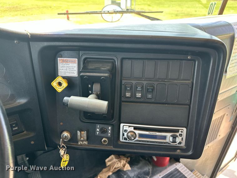 image for item MB9604 2005 IC CE200  school bus