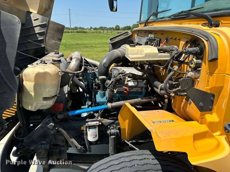 image for item MB9604 2005 IC CE200  school bus