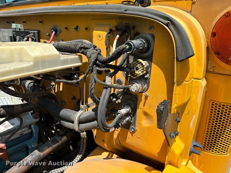 image for item MB9604 2005 IC CE200  school bus