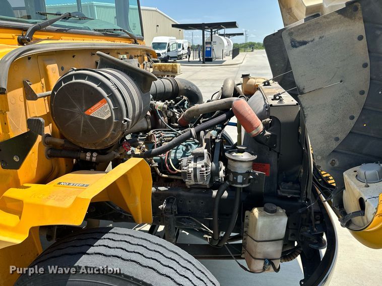 image for item MB9604 2005 IC CE200  school bus