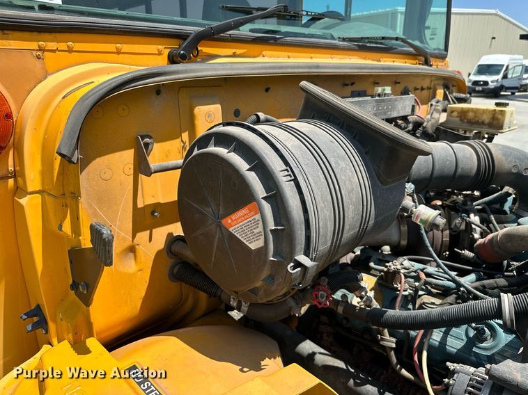 image for item MB9604 2005 IC CE200  school bus