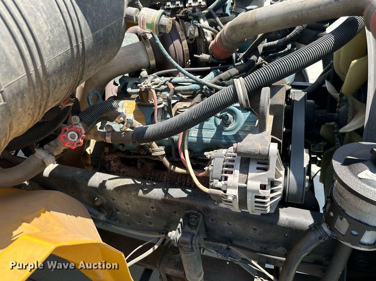 image for item MB9604 2005 IC CE200  school bus