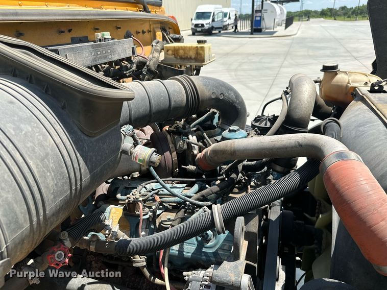 image for item MB9604 2005 IC CE200  school bus