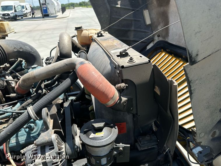 image for item MB9604 2005 IC CE200  school bus