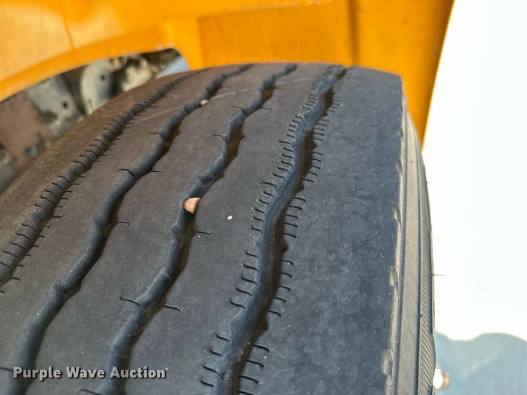 image for item MB9604 2005 IC CE200  school bus