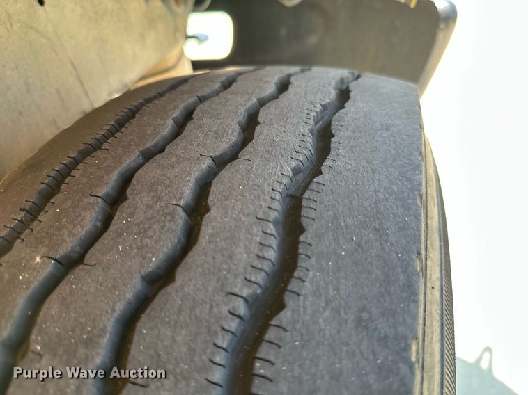 image for item MB9604 2005 IC CE200  school bus